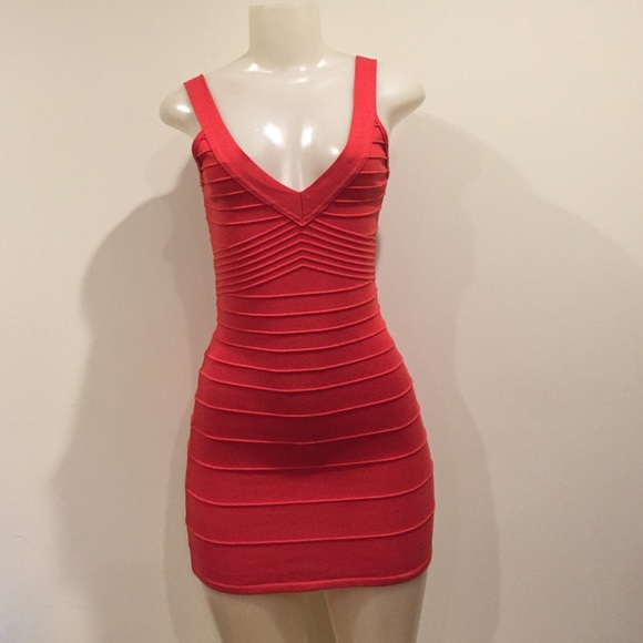 RED BODYCON DRESS - Picture 1 of 2