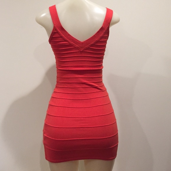 RED BODYCON DRESS - Picture 2 of 2