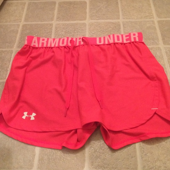 NWOT under armour shorts