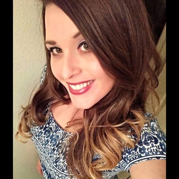 Meet your Posher, Whitney - Picture 3 of 4