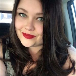 Meet your Posher, Liz