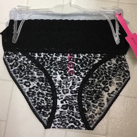 NWT Betsey Johnson 3 PK Lacey Bikini Panties SZ Sm