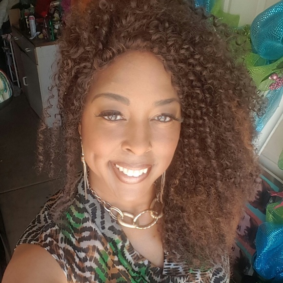 Meet your Posher, Richelle - Picture 3 of 8