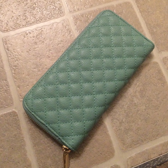 Forever 21 teal quilted wallet
