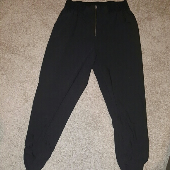Blk w/zipper and elastic built-in belt pants
