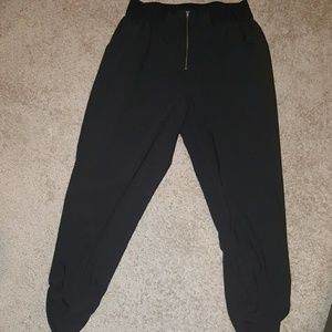 Blk w/zipper and elastic built-in belt pants