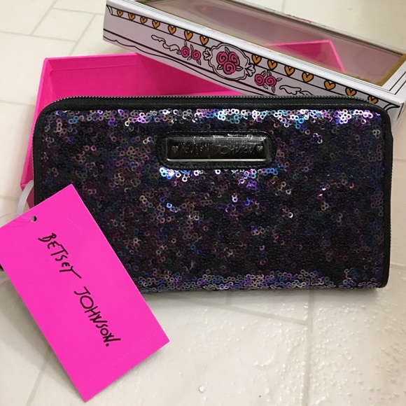 NWT Betsey Johnson Front Sequin Zip Around Wallet