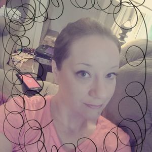 Meet your Posher, Emmi
