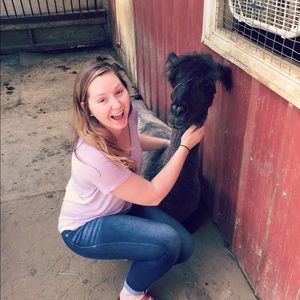 Meet your Posher, Alexis