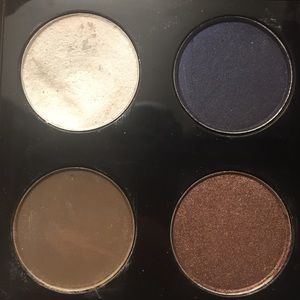 MAC "Light & Dark" Eyeshadow Quad