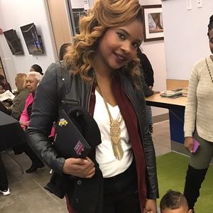 Meet your Posher, Earlisha