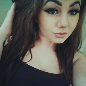 Meet your Posher, Hayley