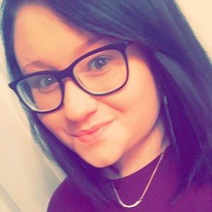 Meet your Posher, Crystal