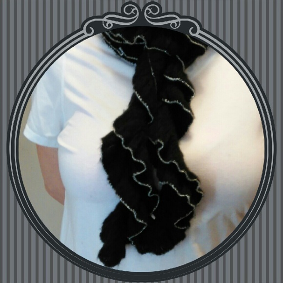 Cozy ruffled warm scarf - Picture 1 of 2
