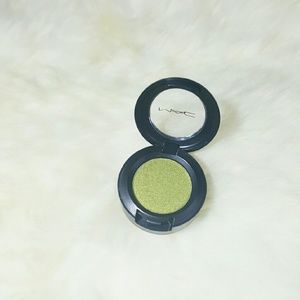 Genuine MAC Veluxe Pearl Eyeshadow "Lucky Green"