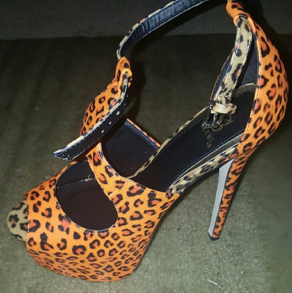 Platform Peep Toe Pumps - Picture 3 of 3