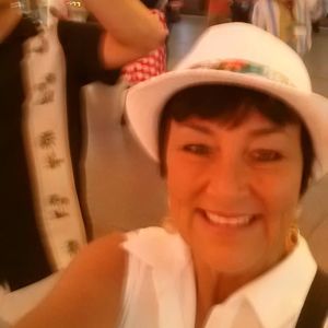 Meet your Posher, Leslie