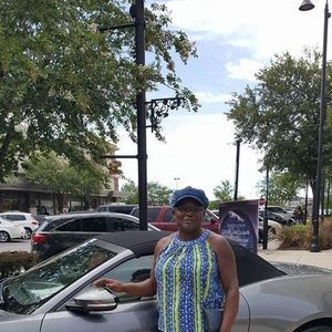 Meet your Posher, Lois