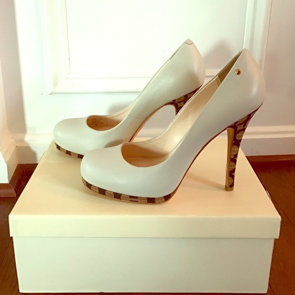 Coach Alexa Soft Calf 3.5 inch heels size 6.5 - Picture 1 of 4
