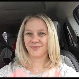 Meet your Posher, Lauren