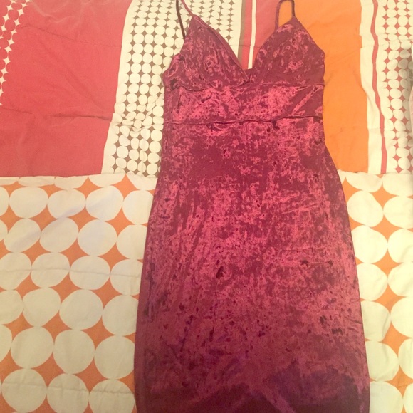 Late to the party dress 🌹 - Picture 1 of 3