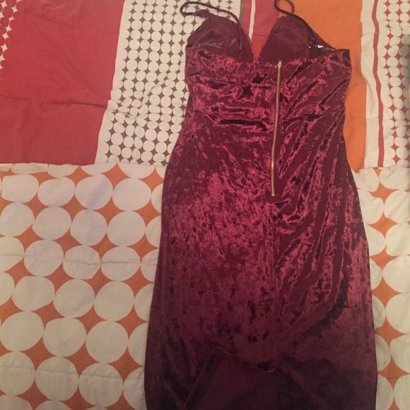 Late to the party dress 🌹 - Picture 2 of 3