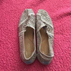 Toms- Tan Moroccan Crocheted flats size W-8.5