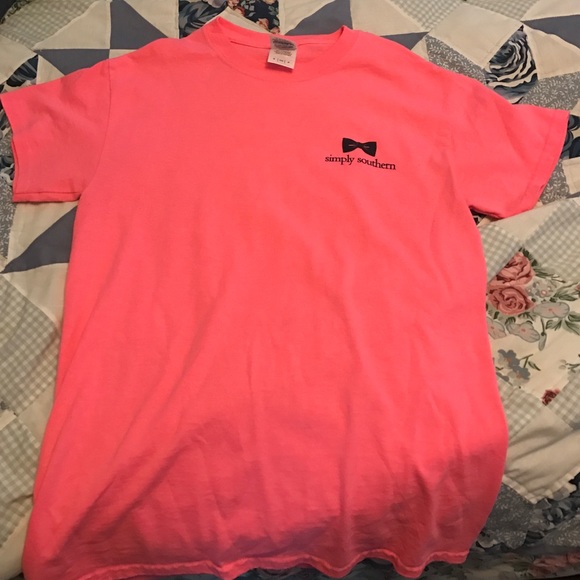 Small simply southern T shirt