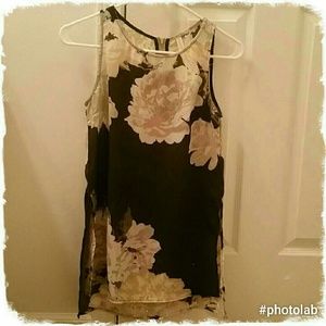 **PRICE DROP** Floral blouse