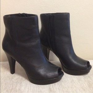 Report Peep toe, heeled bootie