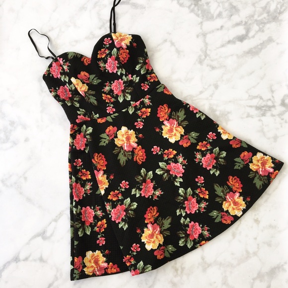 Dresses & Skirts - BLACK FLOWER PRINT DRESS