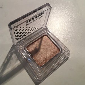 BRAND NEW EYESHADOW