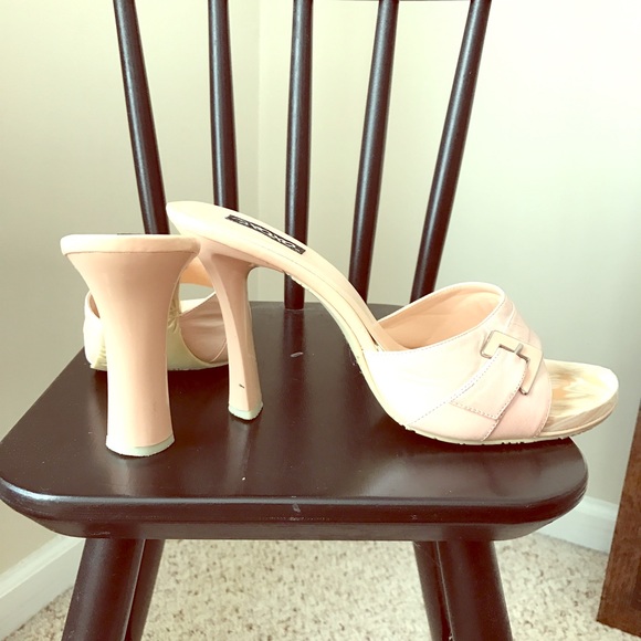 XOXO peach heels