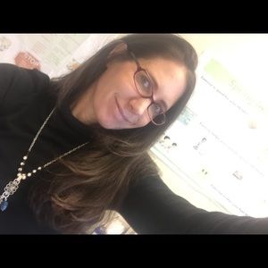 Meet your Posher, Debbie