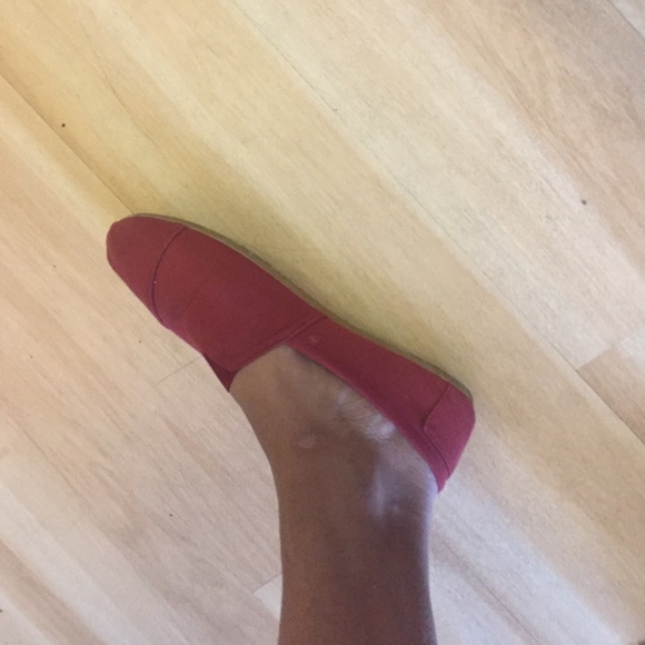 Red flats - Picture 2 of 2