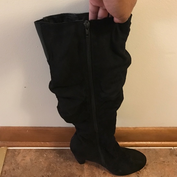 Black Suede Knee-Boots w/ heel
