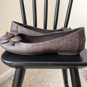 b.o.c. brown leather ballet flats