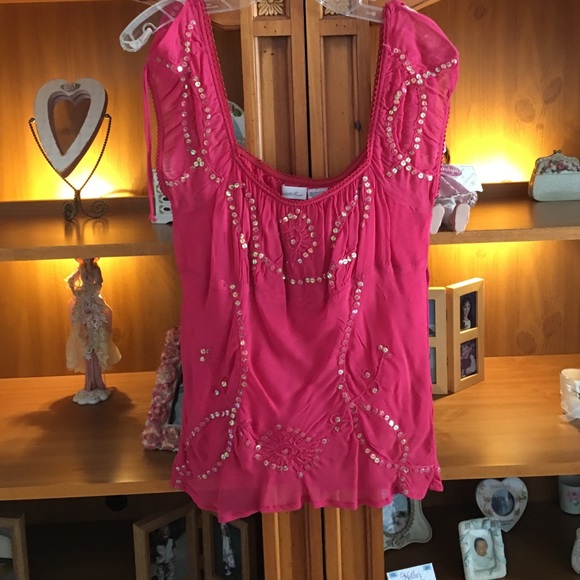 Pink sequins open shoulder top - Picture 1 of 4