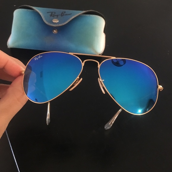 Mirrored blue flash lens