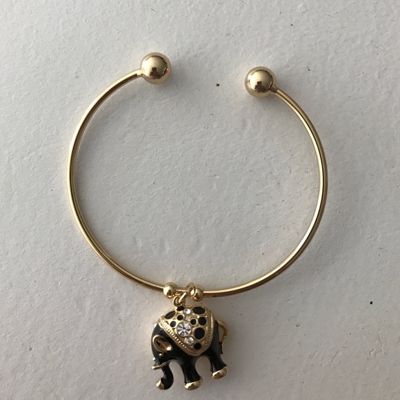 Jewelry - Adorable elephant bracelet