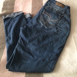 YMI Wanna Betta Butt? Cropped Distressed Jeans 👖