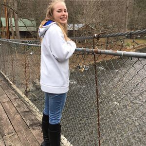 Meet your Posher, Leah