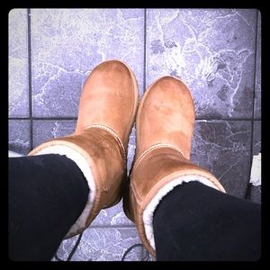 Ugg boots size five with box !