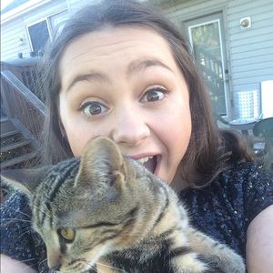 Meet your Posher, Chloe