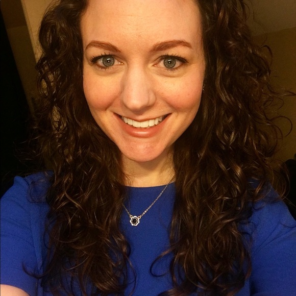 Meet your Posher, Alexandra - Picture 2 of 2