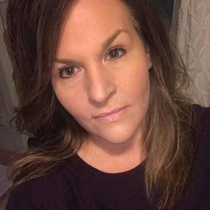 Meet your Posher, Lora