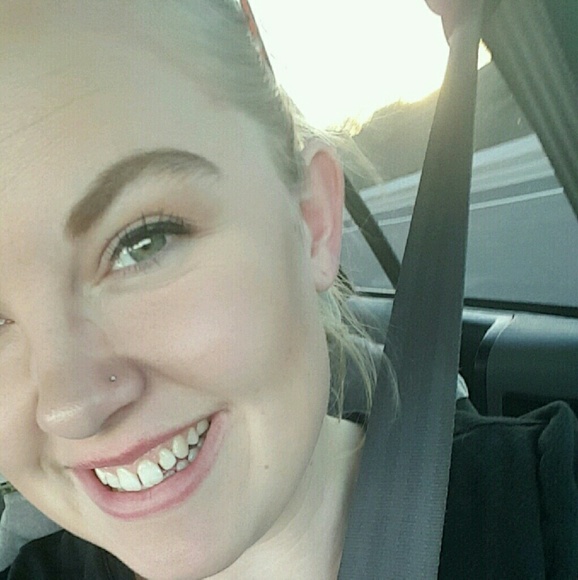 Meet your Posher, Vicky - Picture 1 of 1