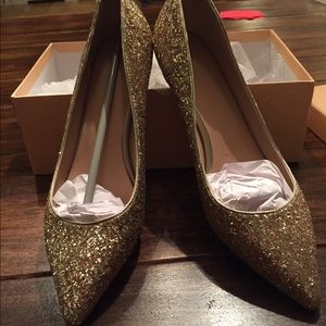 Gold shoes