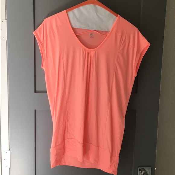 Gap Fit Peach Top - Picture 1 of 4
