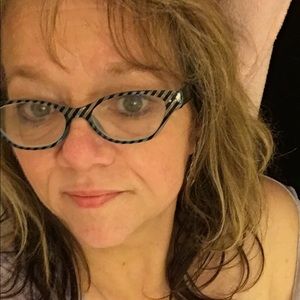 Meet your Posher, Paula